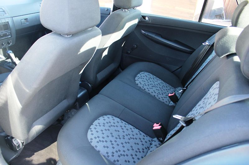 Škoda Fabia (2006) 1.2i KLIMATIZACE KOUPENO ČR - fotka 10 z 16
