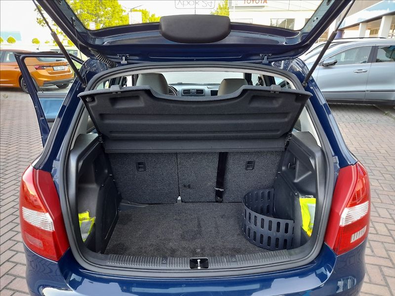 Škoda Fabia 1,2 HTP Activ STÁLE U NÁS - fotka 17 z 18