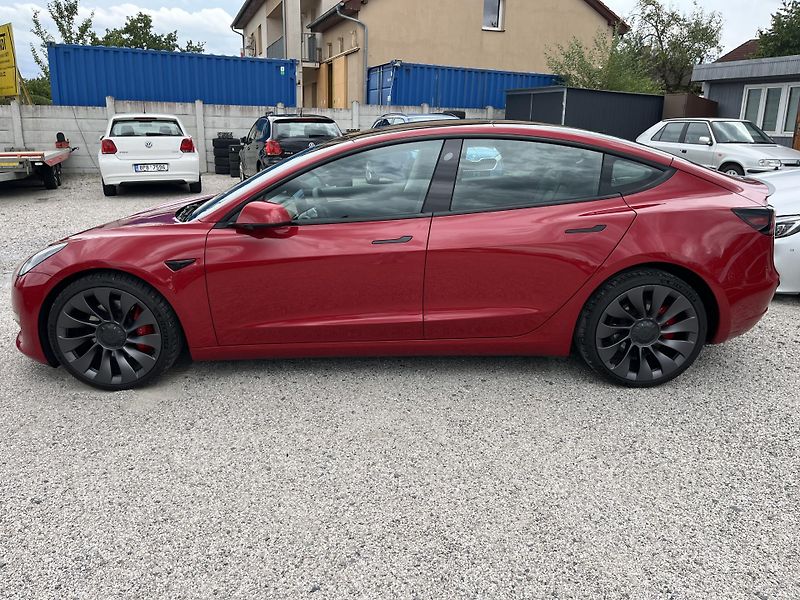 Tesla Model 3 (2023) Performance, 4x4, 460 k - fotka 4 z 13