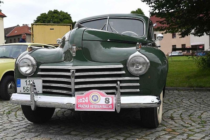 Pražská Veteran Rally v Kácově.