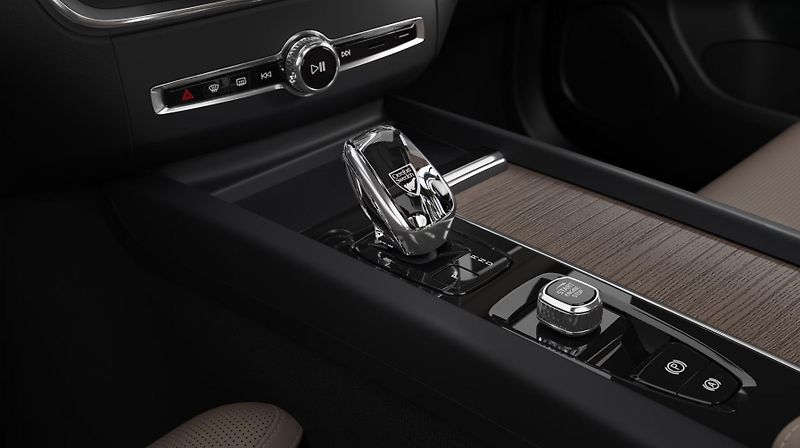 Volvo XC60 (2026) T6 LONG RANGE PLUS BRIGHT AUT - fotka 14 z 14