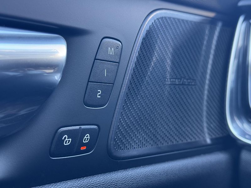 Volvo V60 (2020) 2,0 T8 4X4, Recharge, Polestar - fotka 25 z 47