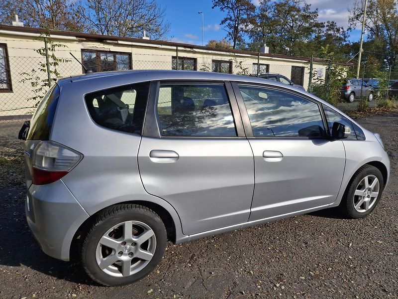 Honda Jazz 1.2 benzin Elegance 1. majitel - fotka 10 z 26