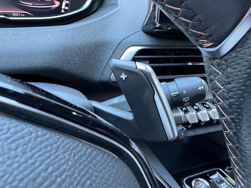 Peugeot 5008 (2023) 1.5 HDi GT EAT8 - fotka 35 z 44