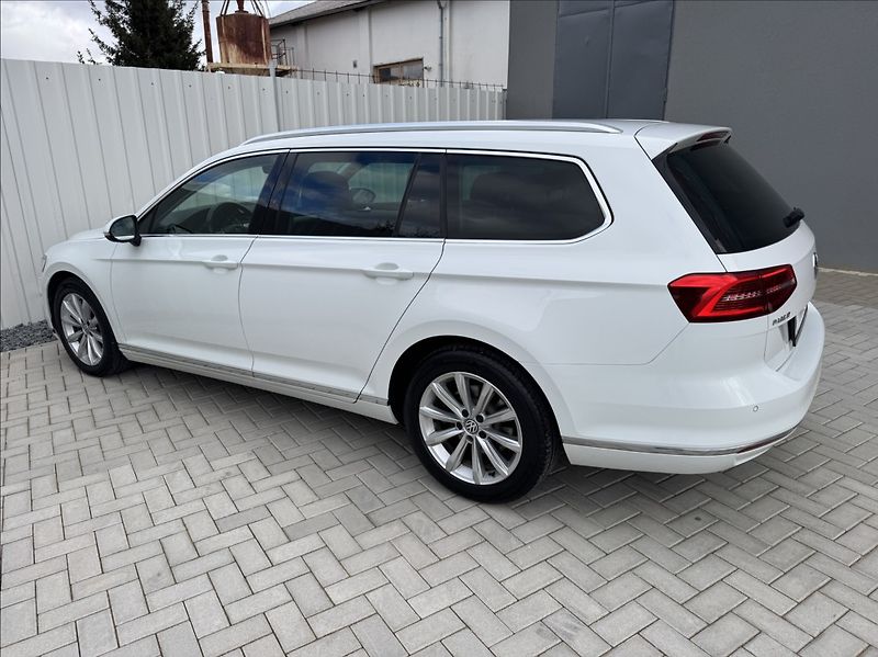 Volkswagen Passat 2,0 TDI HIGHLINE DPH 1.maj ČR - fotka 10 z 50