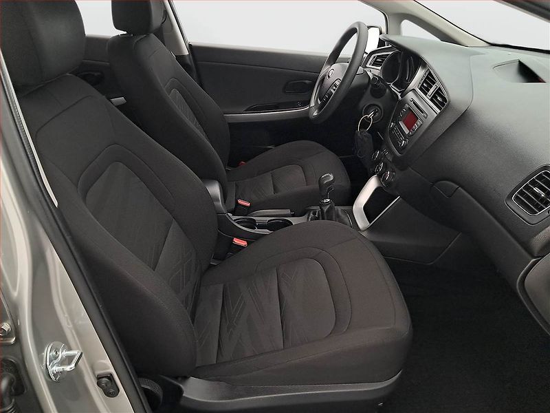 Kia Ceed (2017) 1.4 CVVT, Park. senzory - fotka 9 z 16