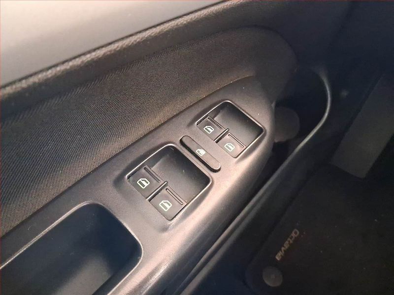 Škoda Octavia (2011) 2.0 TDI, plně pojízdný - fotka 18 z 19
