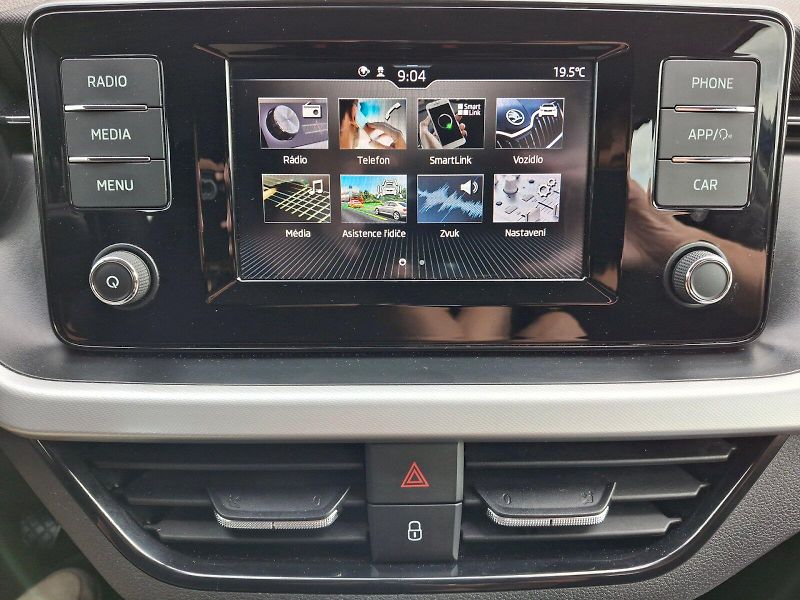 Škoda Scala (2019) Ambition 1,0TSi 85kW - fotka 27 z 29