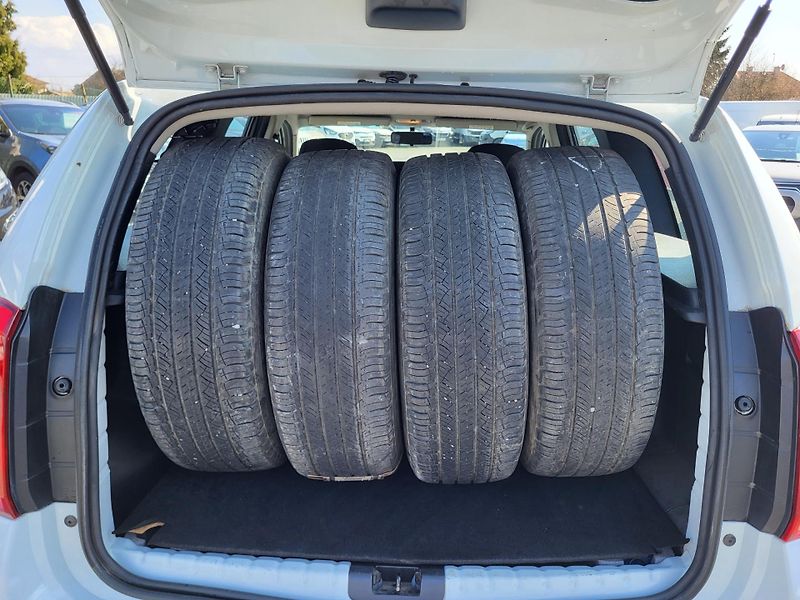 Dacia Duster 4x4 1.5 dCi 80kW S&S *ČR 1.maj - fotka 35 z 39