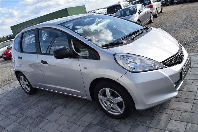 Honda Jazz 1,2 i 66KW ALU KLIMA NÍZKÉ KM - fotka 4 z 35