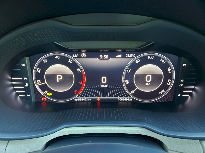 Škoda Octavia (2019) Combi Style Plus DSG 2,0TSi 14 - fotka 17 z 34