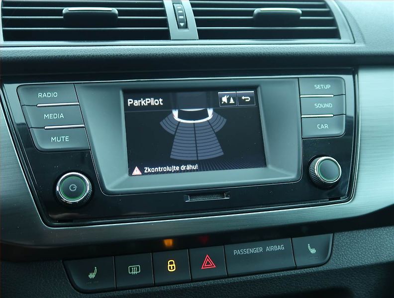 Škoda Fabia (2015) 1.2 TSI, Tempomat - fotka 16 z 17