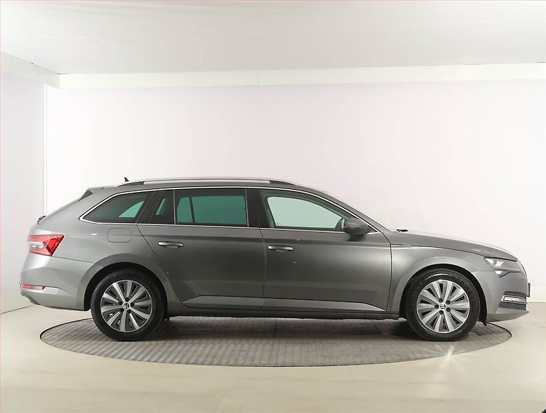 Škoda Superb (2023) Style 2.0 TDI, digi klima - fotka 6 z 29