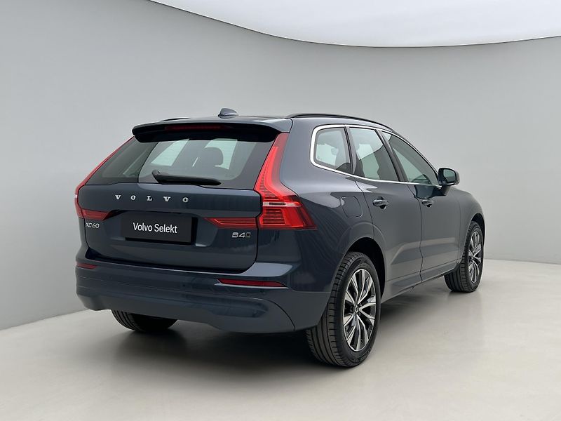 Volvo XC60 B4 AWD MOMENTUM PRO AUT - fotka 13 z 40