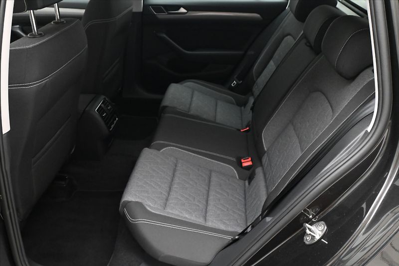 Volkswagen Passat 2,0 TDI 110kW DSG Business Zár - fotka 14 z 32