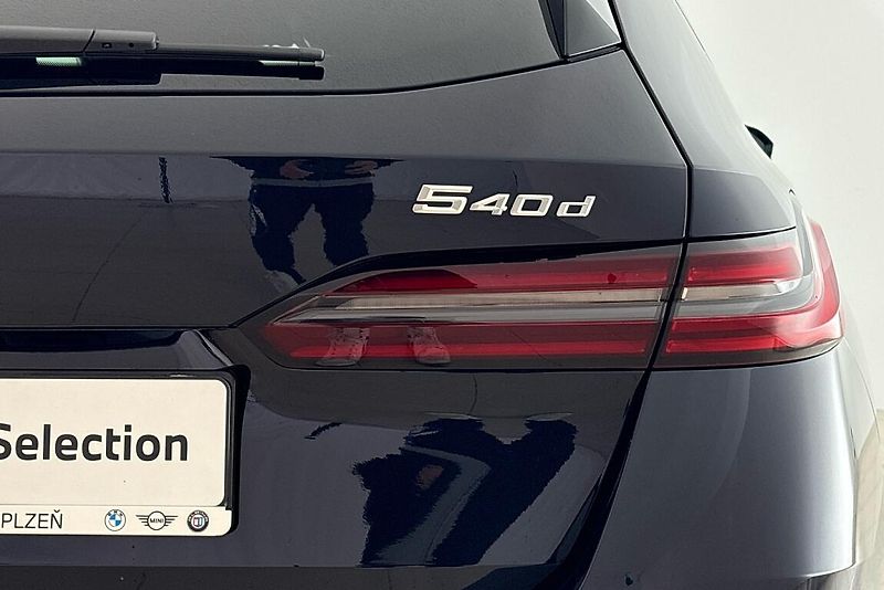 BMW Řada 5 540d xDrive Touring - fotka 4 z 21