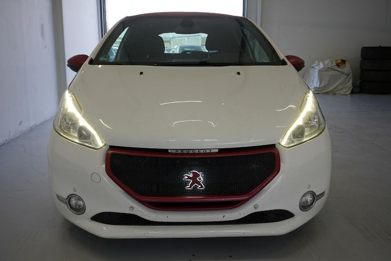 Peugeot 208 1,6 GTI 147kW THP - fotka 2 z 29