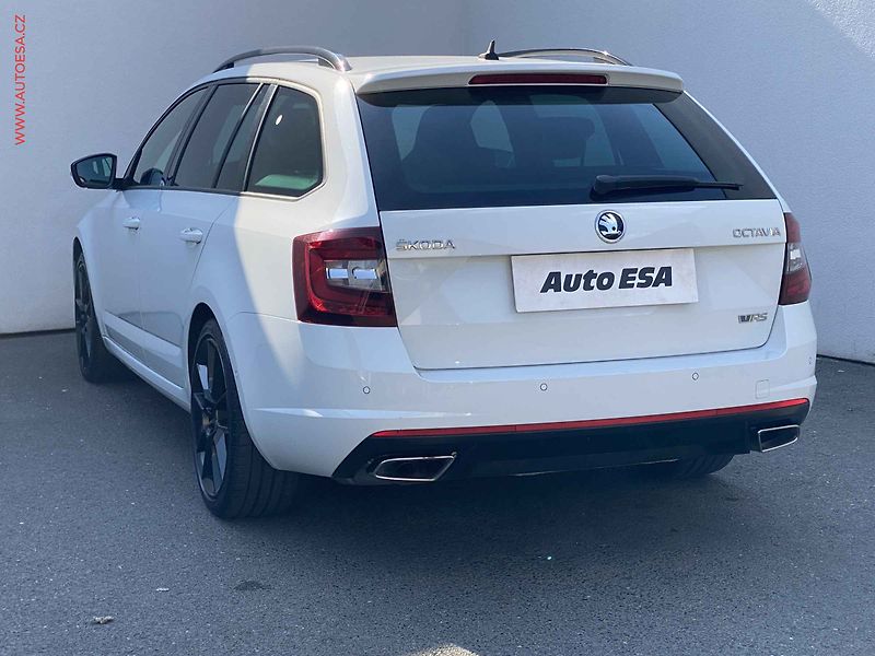 Škoda Octavia (2017) 2.0 TDi, RS, LED, navi, +kola - fotka 6 z 19