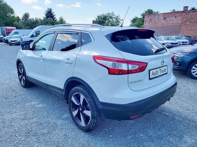 Nissan Qashqai 1.2 DIG-T 85kW - fotka 3 z 46
