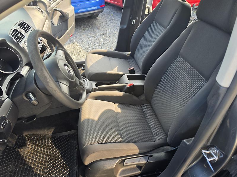 Volkswagen Golf Variant 1.6 TDi  - fotka 11 z 19