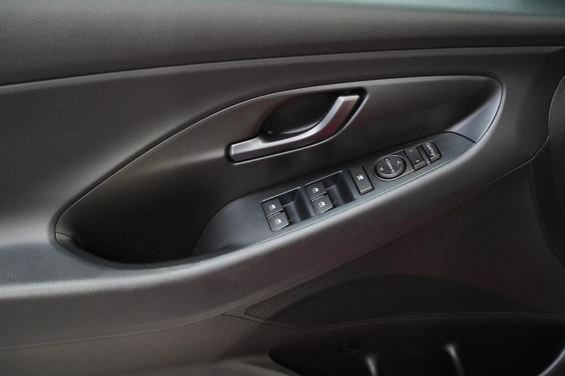 Hyundai i30 - fotka 12 z 25