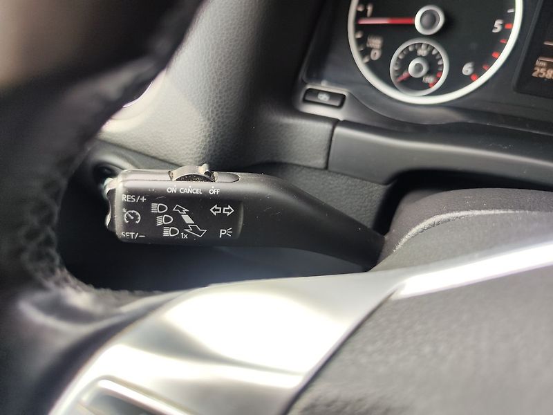 Volkswagen Tiguan 2.0 TDi/125kW R-Line 4motion - fotka 26 z 30