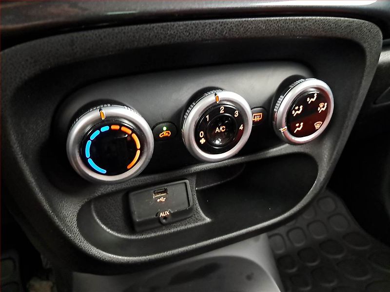 Fiat 500L (2013) 1.4 16V, Tempomat - fotka 15 z 16