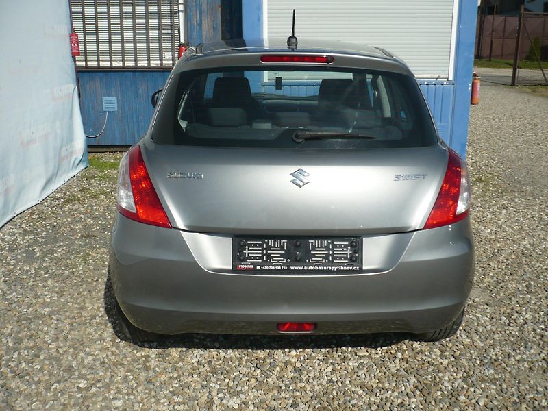 Suzuki Swift 1.2i Klimatizace - fotka 8 z 23