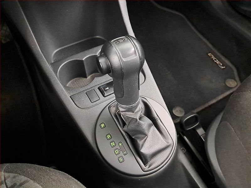 Škoda Fabia (2011) 1.2 TSI, Automat, Tempomat - fotka 13 z 14