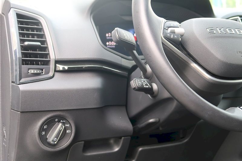 Škoda Karoq (2025) Selection 1,5 TSi/110 kW M - fotka 8 z 34