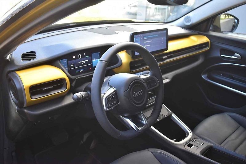 Menší hrboly Jeep Avenger přejíždí s grácií