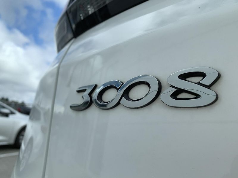 Peugeot 3008 ALLURE+ 1.2 PureTech 96kW AT - fotka 24 z 27