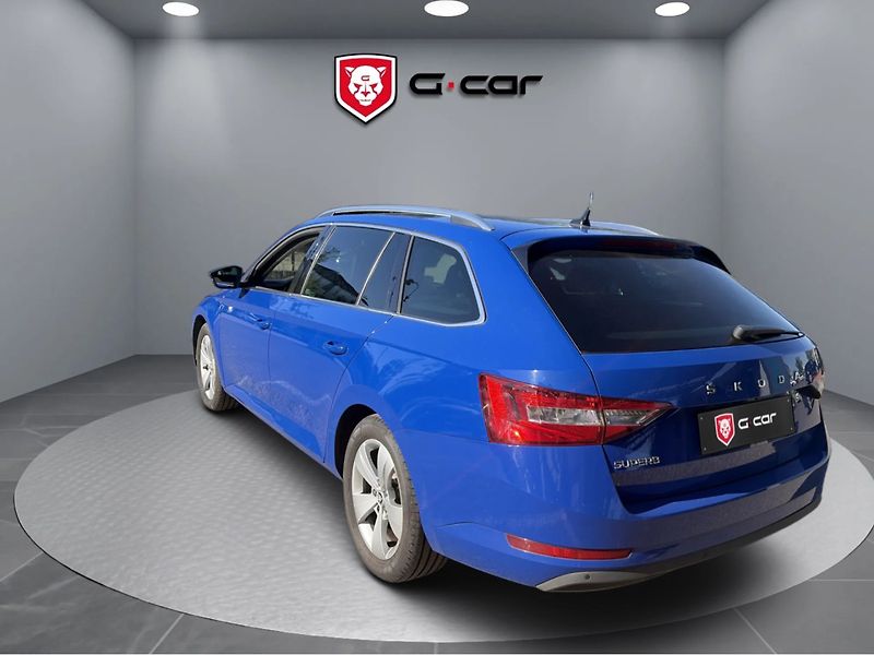 Škoda Superb 2.0 TDI 110kW Style Combi - fotka 2 z 4