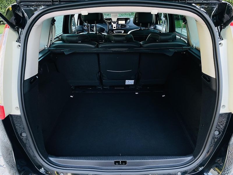 Renault Grand Scénic 1.6dCi MANUÁL KAMERA SERVISKA - fotka 21 z 47