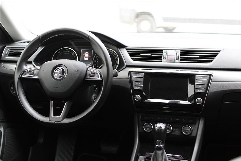 Škoda Superb 2.0 TDI/Style/4x4/DSG/140kW/CZ - fotka 20 z 40