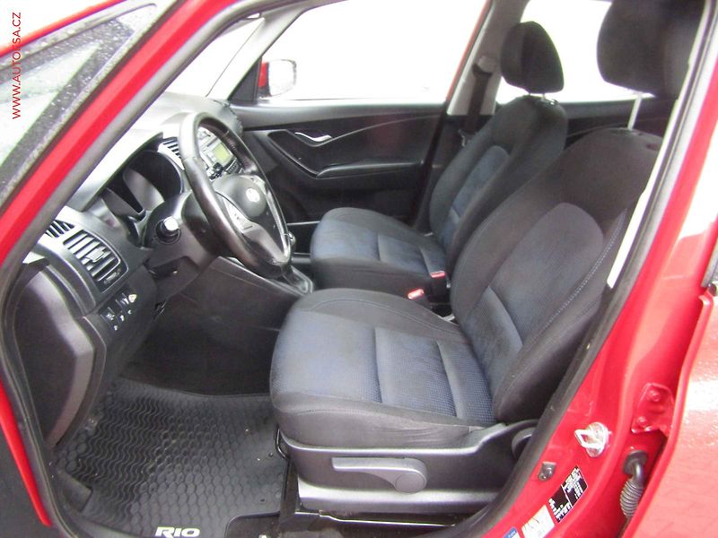 Hyundai ix20 (2015) 1.4 CVVT, ČR, AC, TZ - fotka 9 z 16