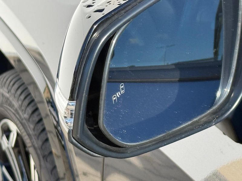 Toyota RAV4 2.5 PHEV e-CVT Selection VIP A - fotka 27 z 30