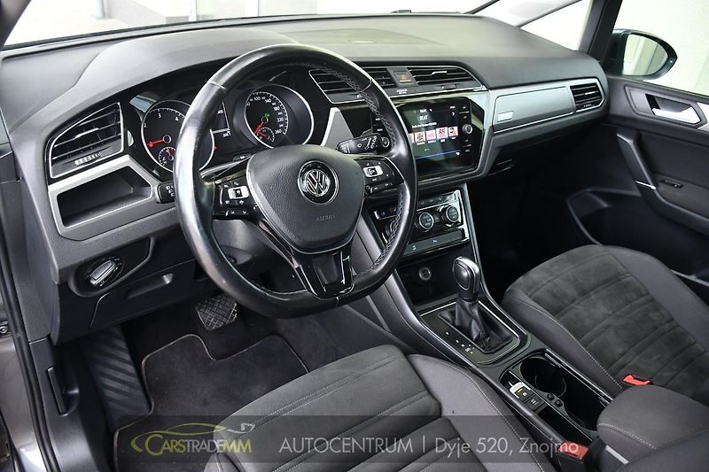 Volkswagen Touran 2.0TDi DSG TAŽNÉ 2xKOLA  - fotka 10 z 52