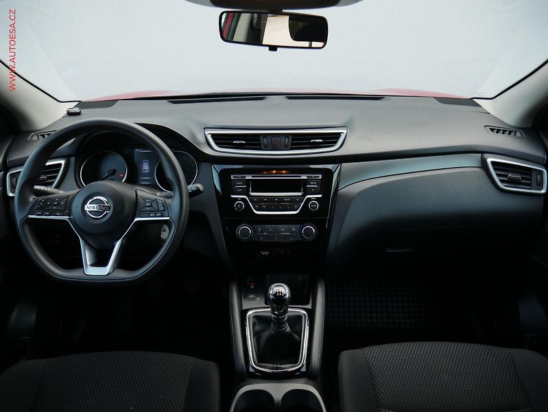 Nissan Qashqai (2020) 1.3 DIG-T, ČR, AC, temp - fotka 8 z 19