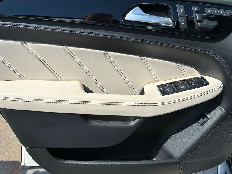 Mercedes-Benz Třídy M (2015) ML63 AMG ,386KW, 4MATIC, H/K - fotka 42 z 43
