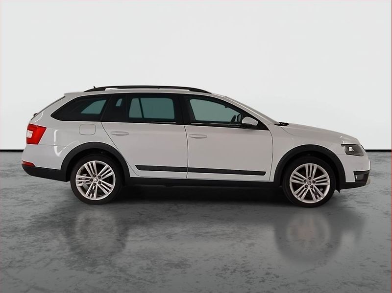 Škoda Octavia (2015) Scout 2.0 TDI, 4X4, Automat - fotka 6 z 22