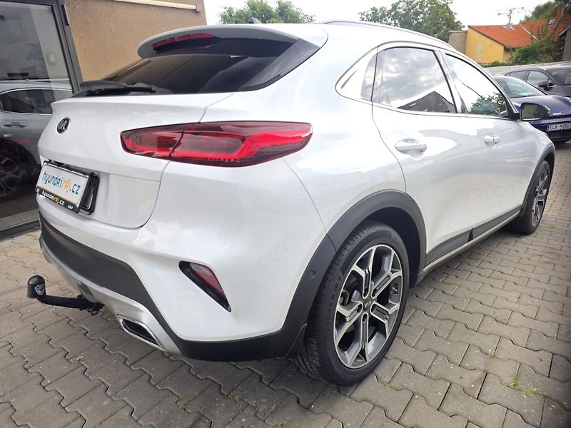Kia XCeed (2020) 1.6-PLUG-IN HYBRID-1.MAJITEL - fotka 8 z 19