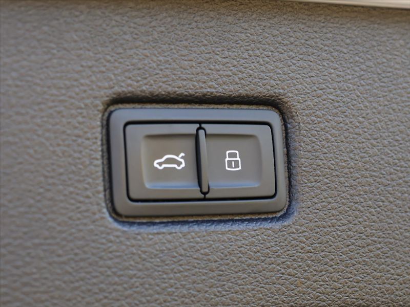 Audi Q7 3,0 TDI quattro tiptronic S li - fotka 9 z 42