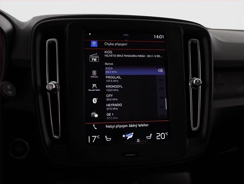 Volvo XC40 (2018) T3 - fotka 11 z 15