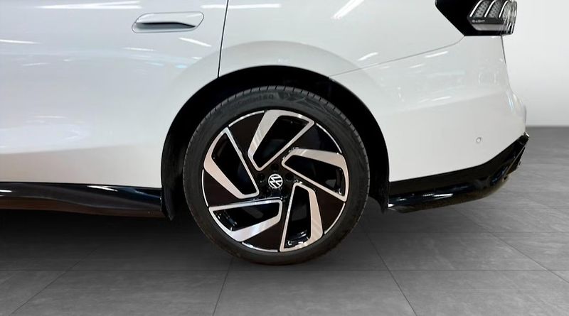 Volkswagen ID.7 Pro SoH 100% 360k Masáž Tažné  - fotka 7 z 14