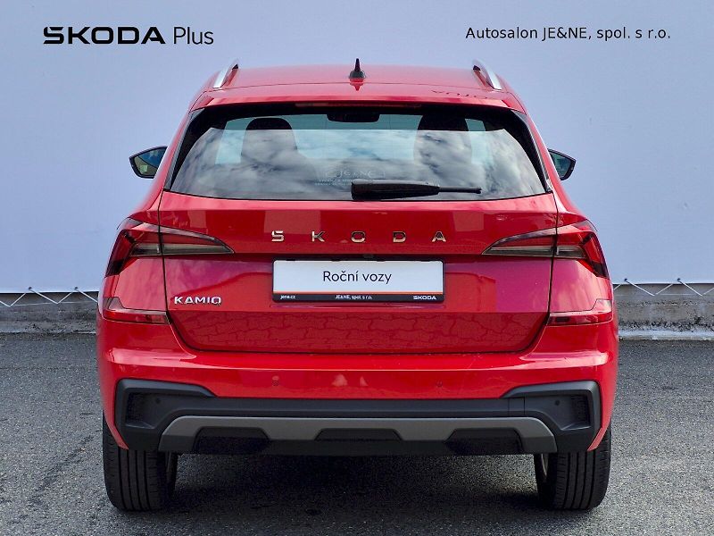 Škoda Kamiq (2025) Top Selection 1.5 TSI 110kW - fotka 9 z 27