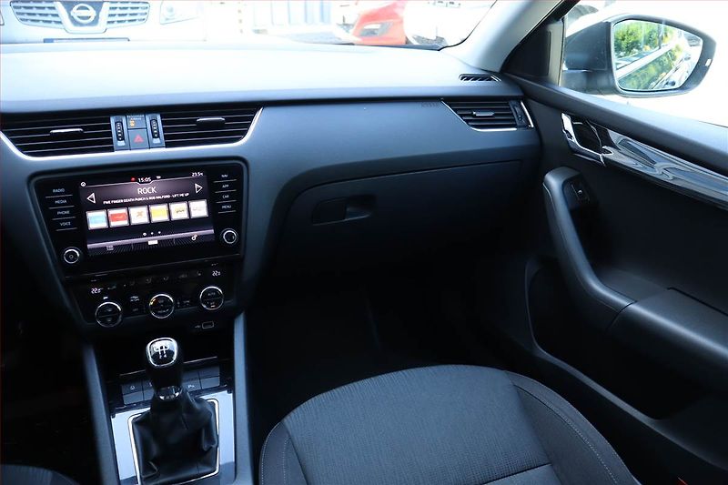 Škoda Octavia (2018) Style 1.6 TDI, Navi, Tempomat - fotka 8 z 24
