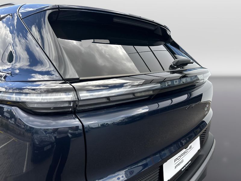 Porsche Cayenne Electric - fotka 10 z 30