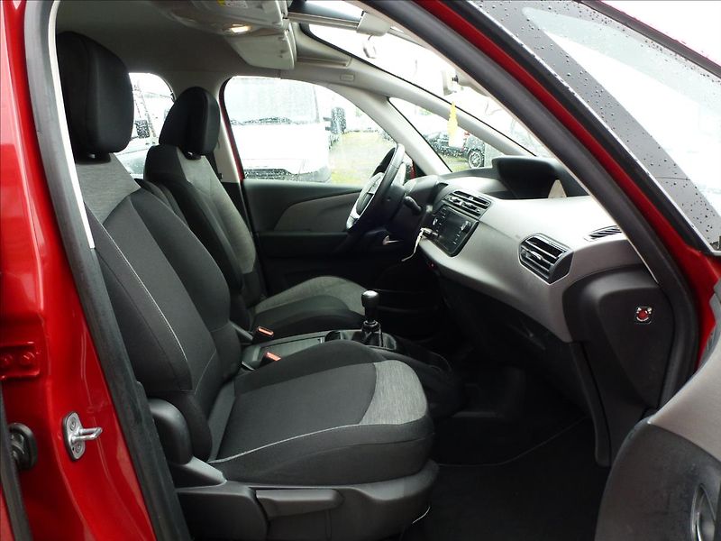 Citroën C4 Picasso 1,2 PureTech 110 MAN  SpaceTou - fotka 30 z 51