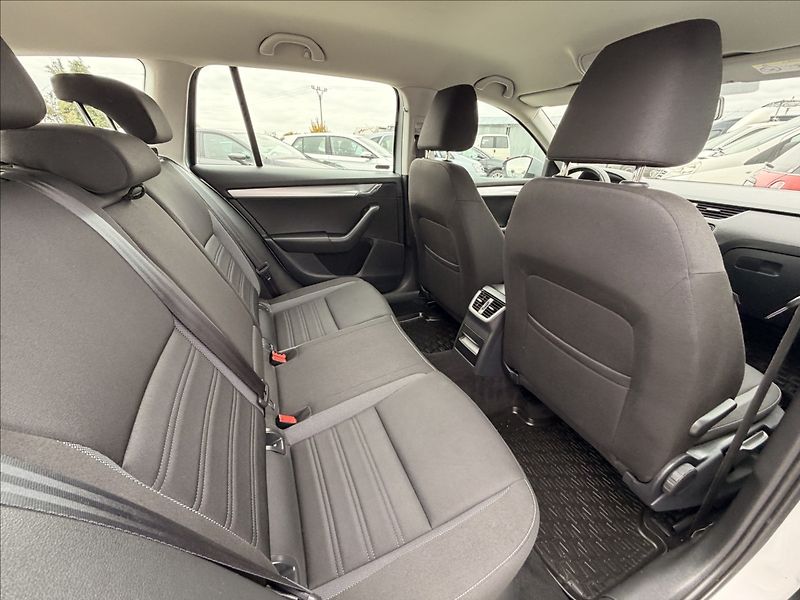 Škoda Octavia 2,0 TDI 110kW 6KVALT - fotka 29 z 32